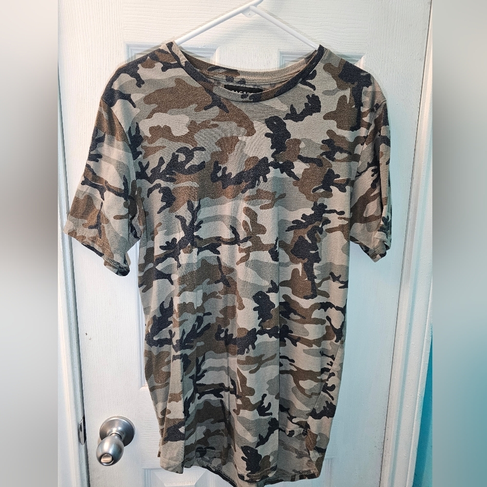 PacSun Green and Brown Camouflage Tee